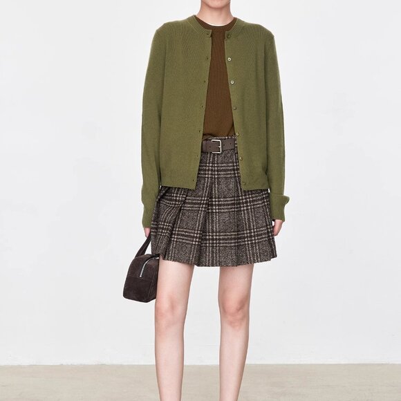 CHICJOC Italian Fine Cashmere Cardigan Clean Fit size 40 in Olive Green - Picture 3 of 11